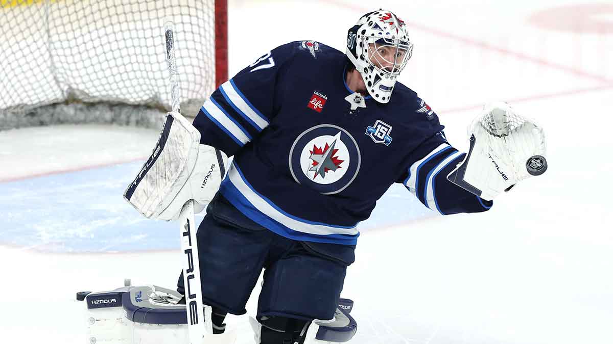 NHL rumors: The 2 ‘least likely destinations’ in potential Connor Hellebuyck trade