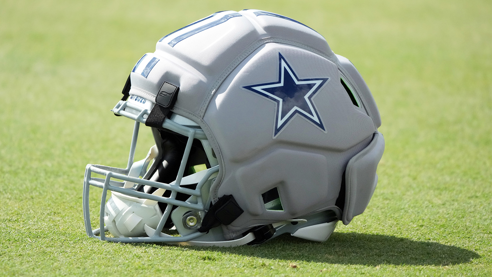 Another fake NFL player scam has entered chat, and this time it involves Cowboys