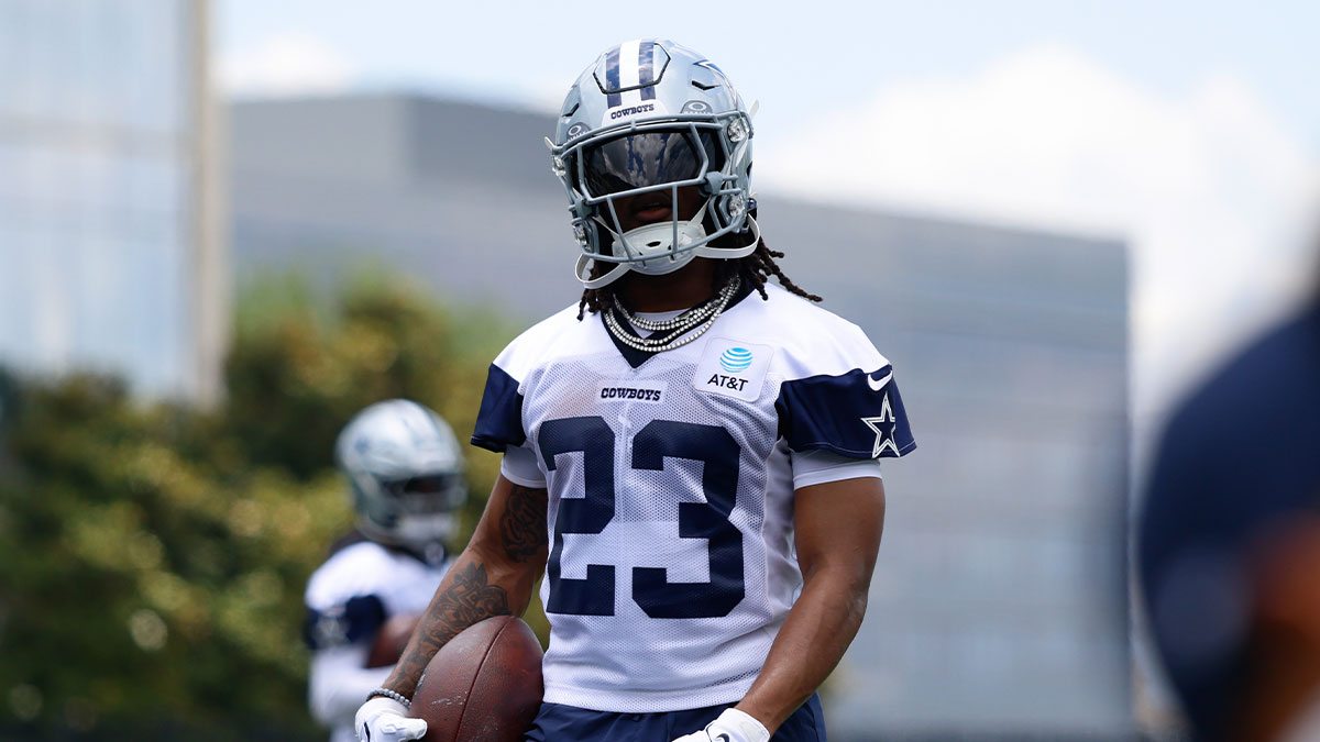 Eagles shore up RB depth with ex-Cowboys weapon signing
