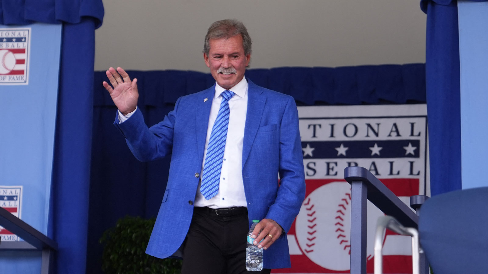 https://wp.clutchpoints.com/wp-content/uploads/2026/08/Dennis-Eckersley.jpg