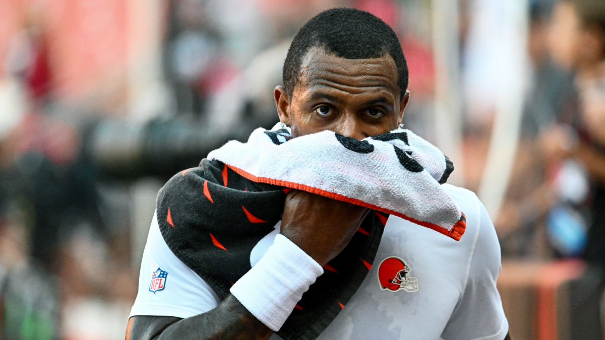 Al Michaels, Kirk Herbstreit giving Deshaun Watson 3 minutes of free PR has fans raging Al Michaels, Kirk Herbstreit giving Deshaun Watson 3 minutes of free PR has fans raging