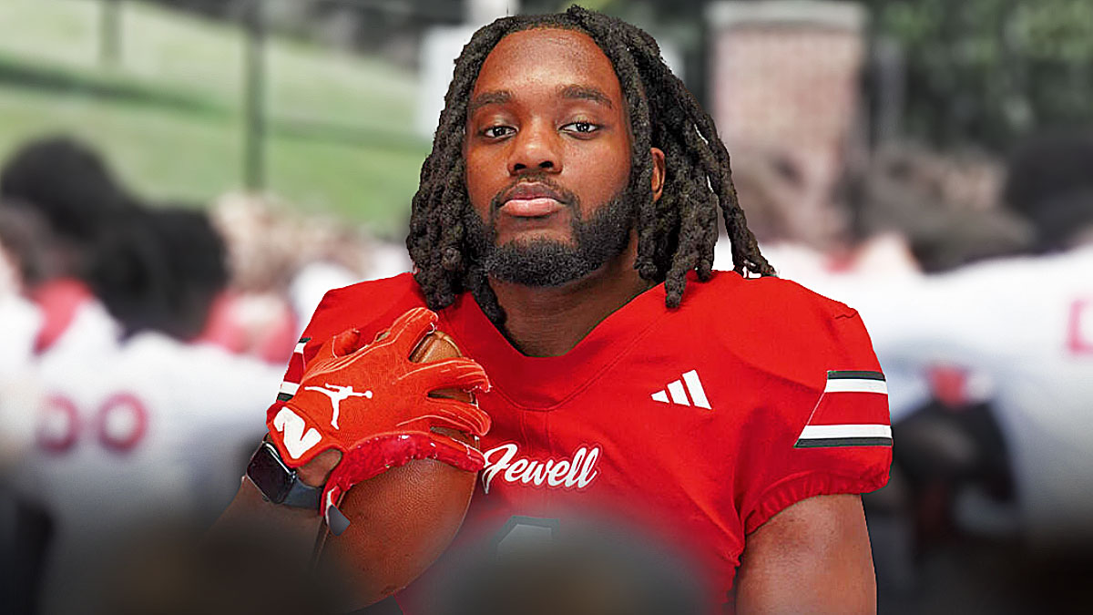 https://wp.clutchpoints.com/wp-content/uploads/2026/08/Division-II-player-dies-following-sideline-medical-emergency-minutes-after-scoring-TD.jpg
