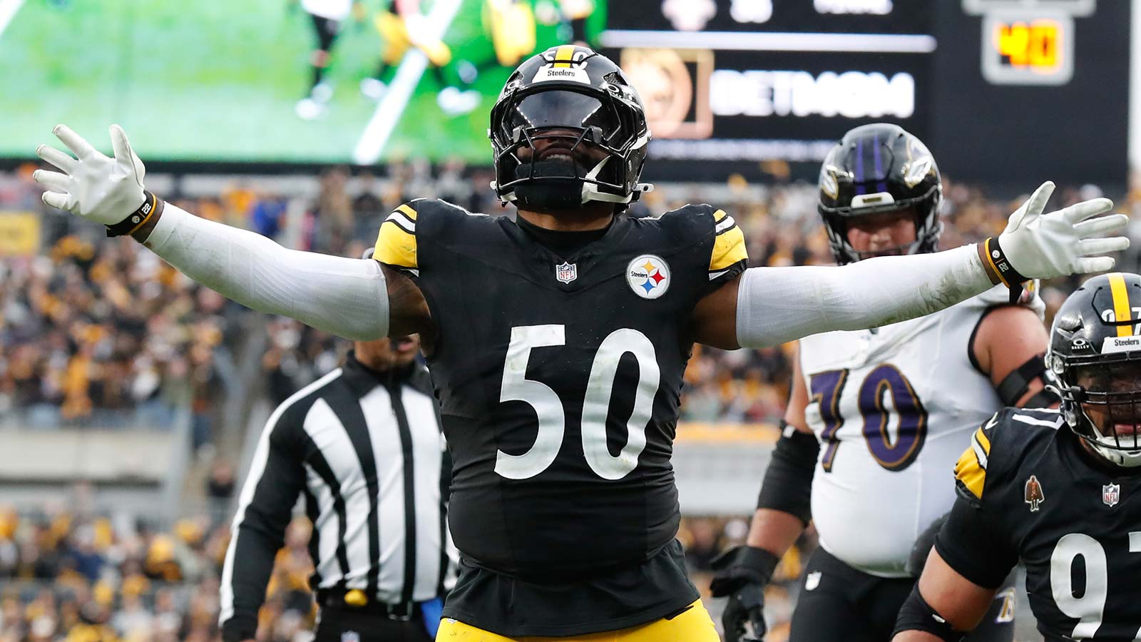 Steelers surprisingly cuts ex-starter who had just returned after season with Raiders