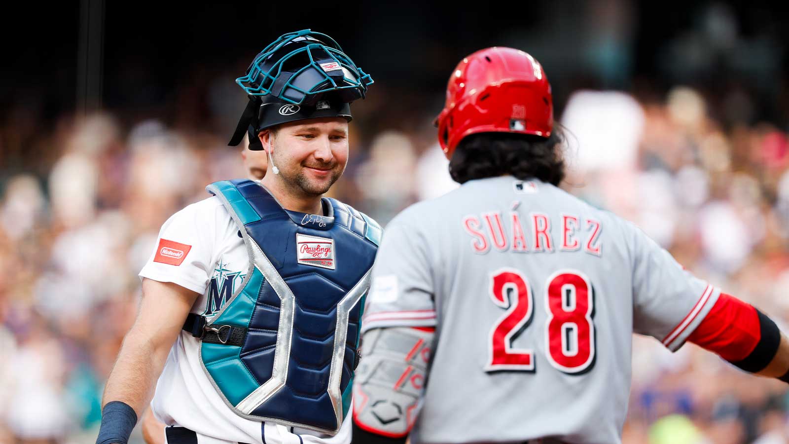 https://wp.clutchpoints.com/wp-content/uploads/2026/08/Eugenio-Suarez-and-Cal-Raleigh.jpg