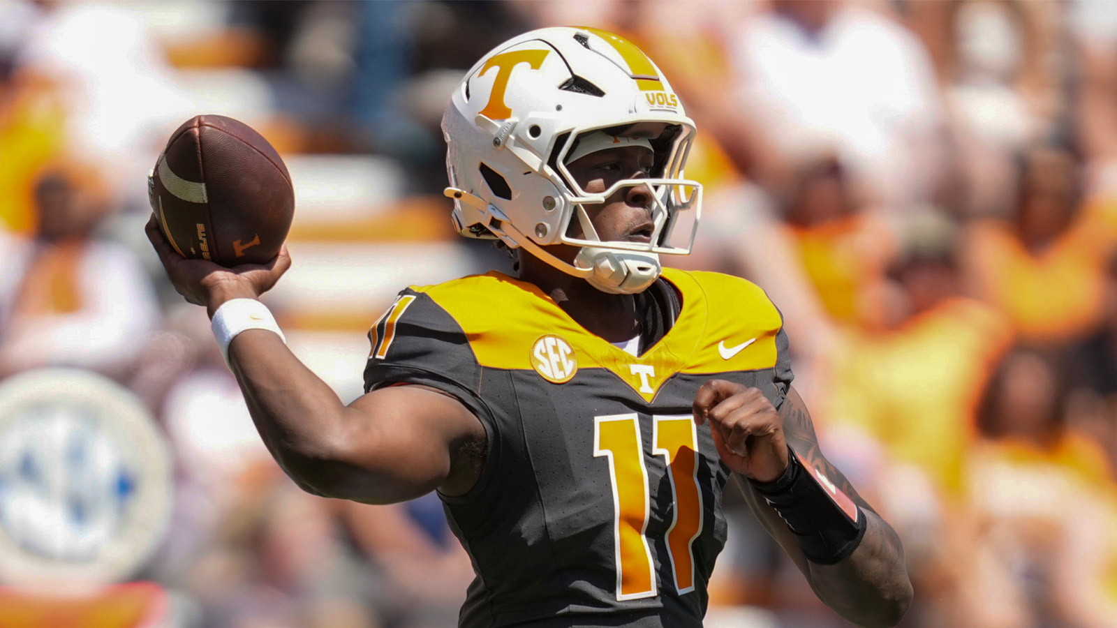 Tennessee HC Josh Heupel tabs 5-star freshman as winner of intense QB1 battle