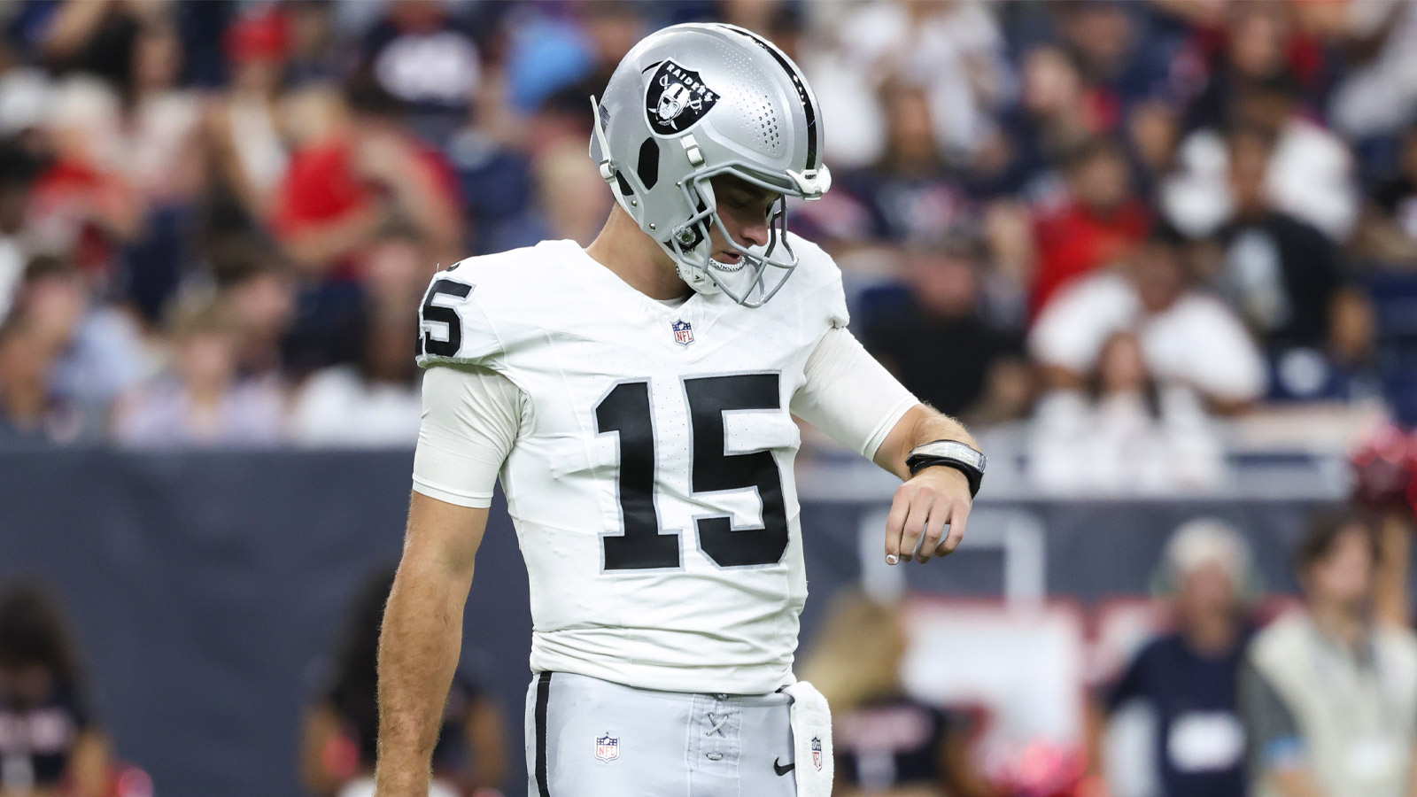The Raiders rookie WR who’s pushing to become Fernando Mendoza’s best friend