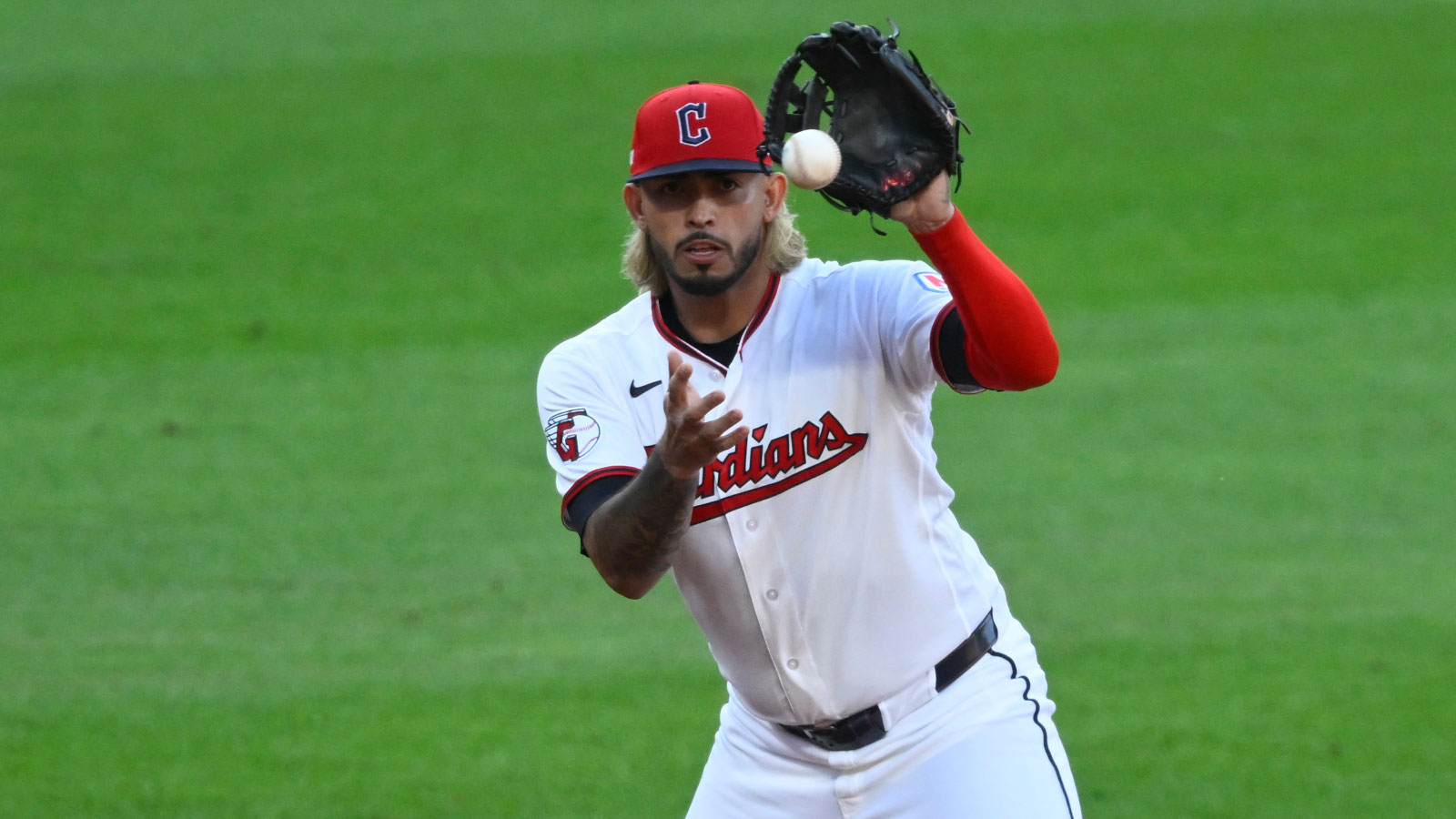 Guardians DFA struggling infielder after not trading him before deadline