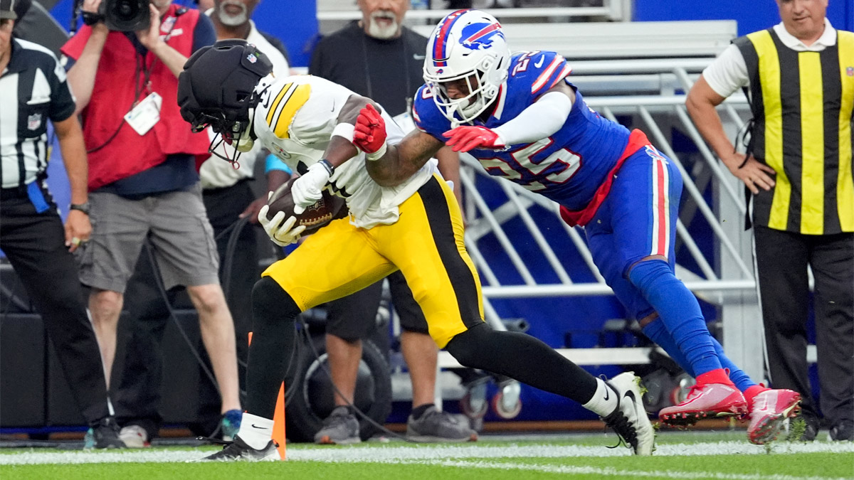 https://wp.clutchpoints.com/wp-content/uploads/2026/08/Geno-Stone-making-a-tackle-against-Germie-Bernand-during-the-preseason.jpg