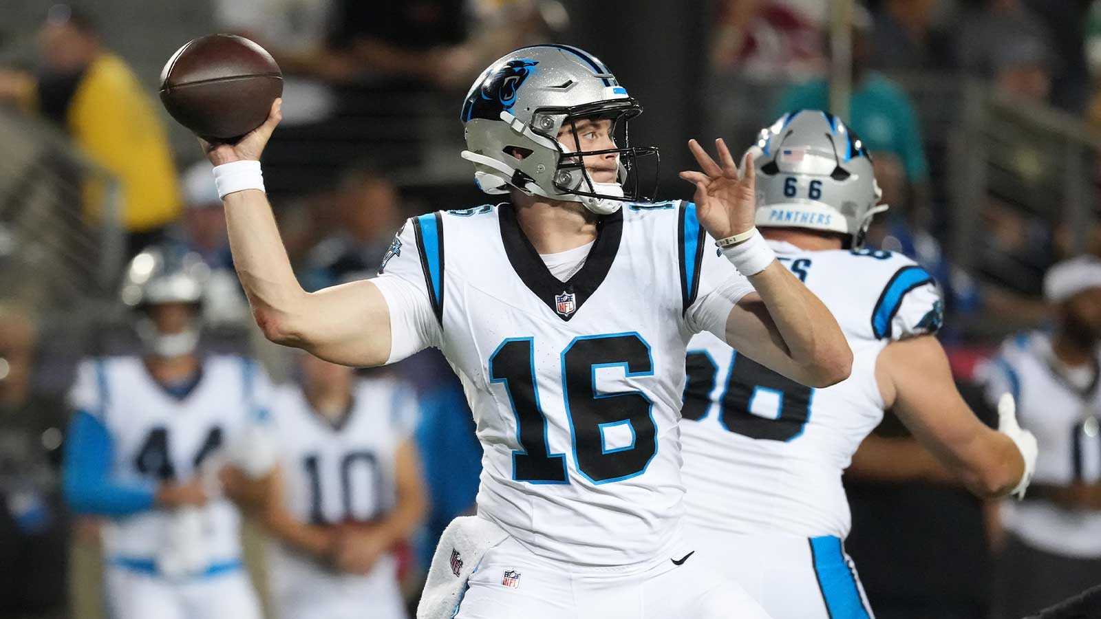 Panthers sign ex-Dave Canales Buccaneers QB after Haynes King injury