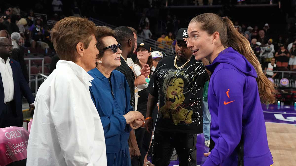 Sparks make surprising Kate Martin roster decision after claiming ex-Dream forward