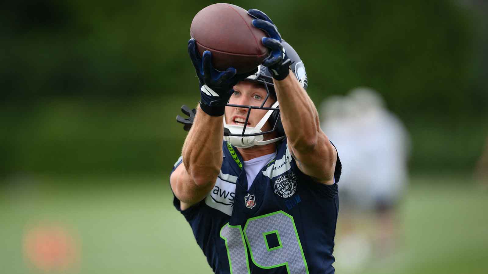 Watch the moment Seahawks’ Sam Darnold knew Jake Bobo suffered season-ending injury