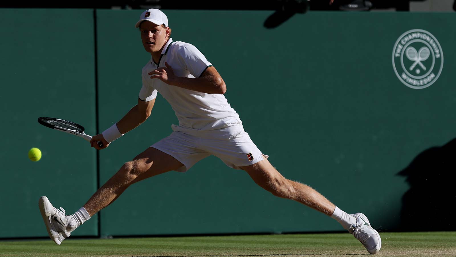 https://wp.clutchpoints.com/wp-content/uploads/2026/08/Jannik-Sinner-at-Wimbledon.jpg