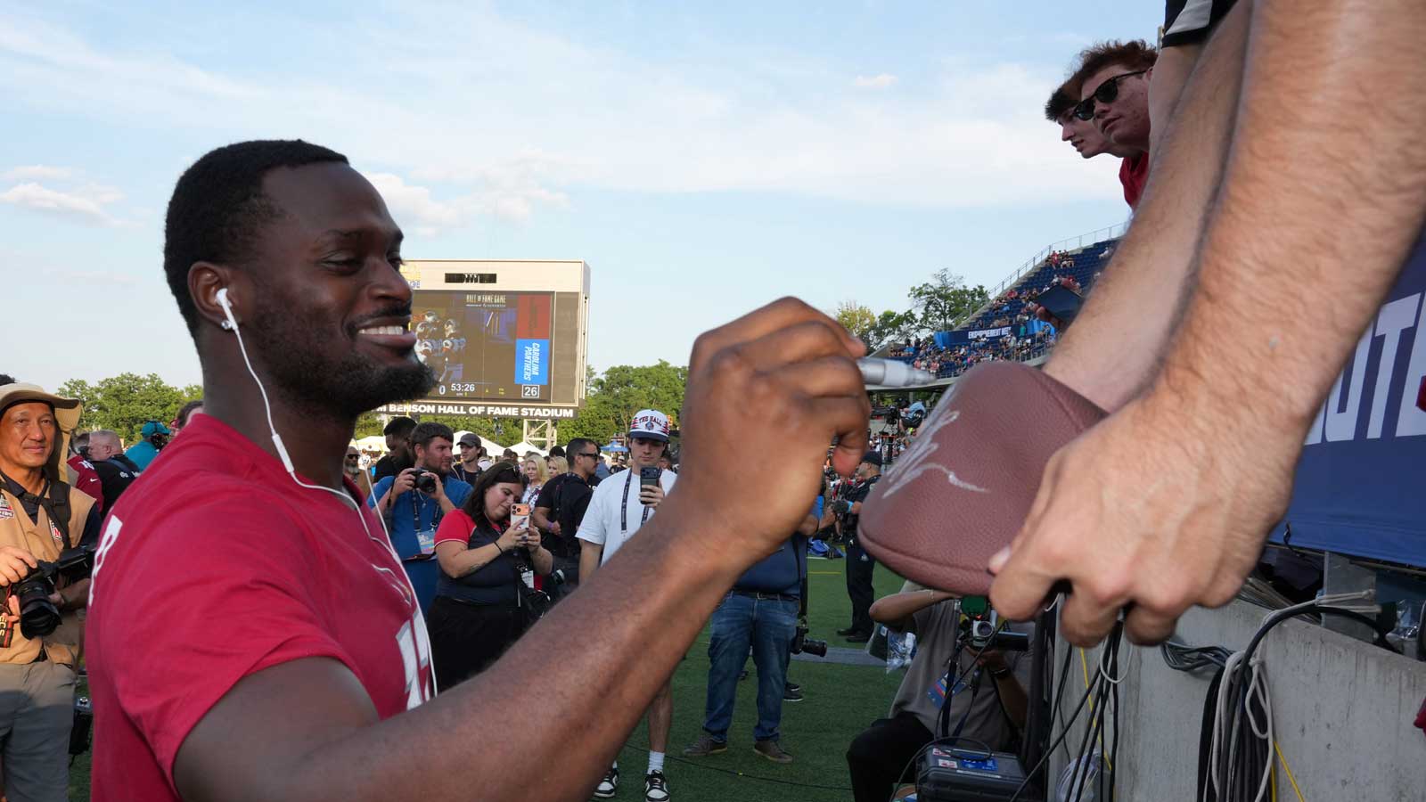 Cardinals rookie Jeremiyah Love gives girlfriend insane $300K gift