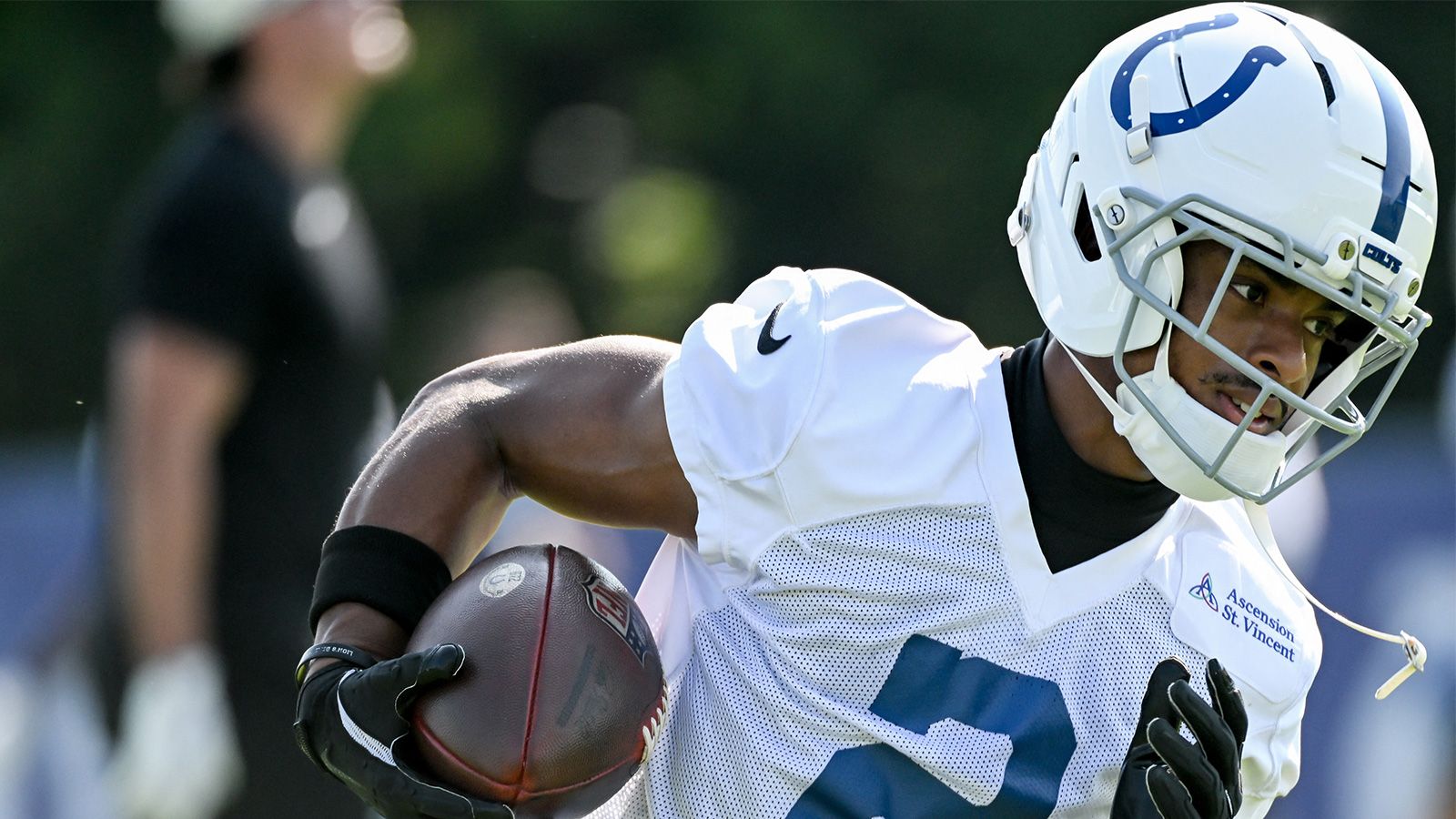 https://wp.clutchpoints.com/wp-content/uploads/2026/08/Josh-Downs-at-Colts-training-camp-practice.jpg