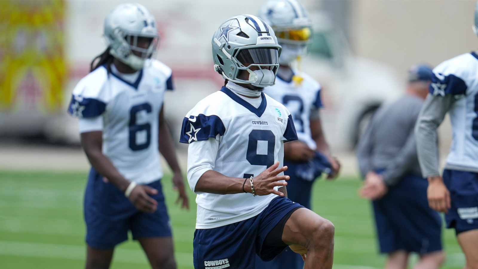https://wp.clutchpoints.com/wp-content/uploads/2026/08/KaVontae-Turpin-stretching.jpg