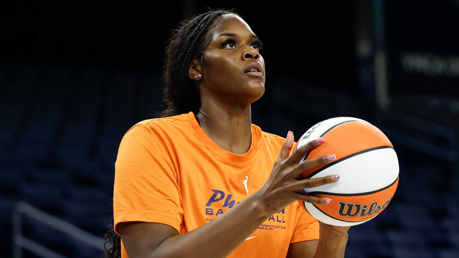 https://wp.clutchpoints.com/wp-content/uploads/2026/08/Kalani-Brown-warms-up-before-a-WNBA-game.jpg