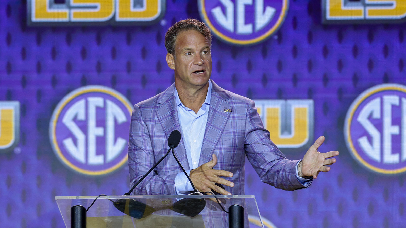 LSU Lane Kiffin gets 100% honest about on leaving ex-NFL players off roster for season opener