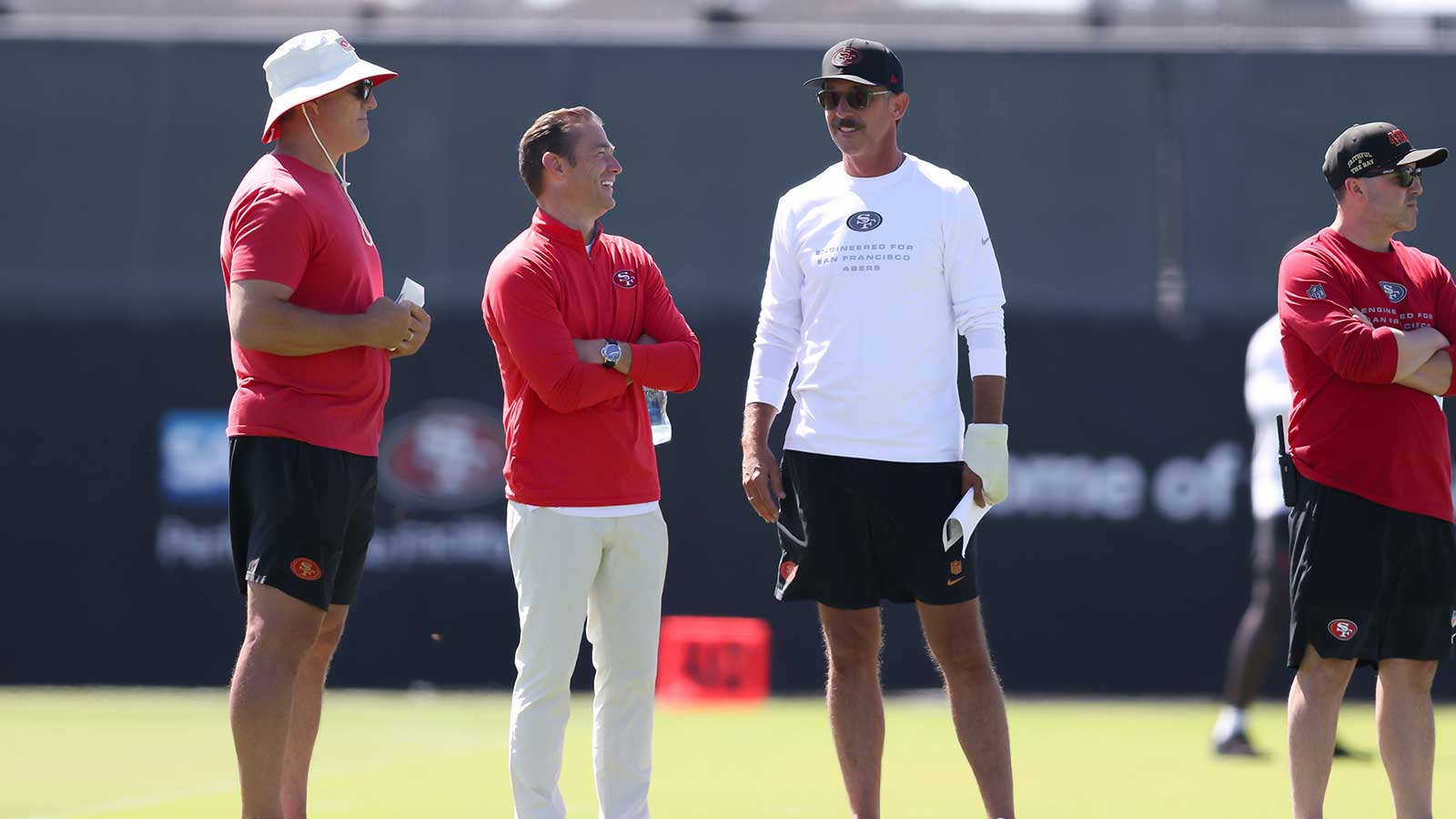 49ers’ Kyle Shanahan makes ’embarrassing’ admission after shedding his cast