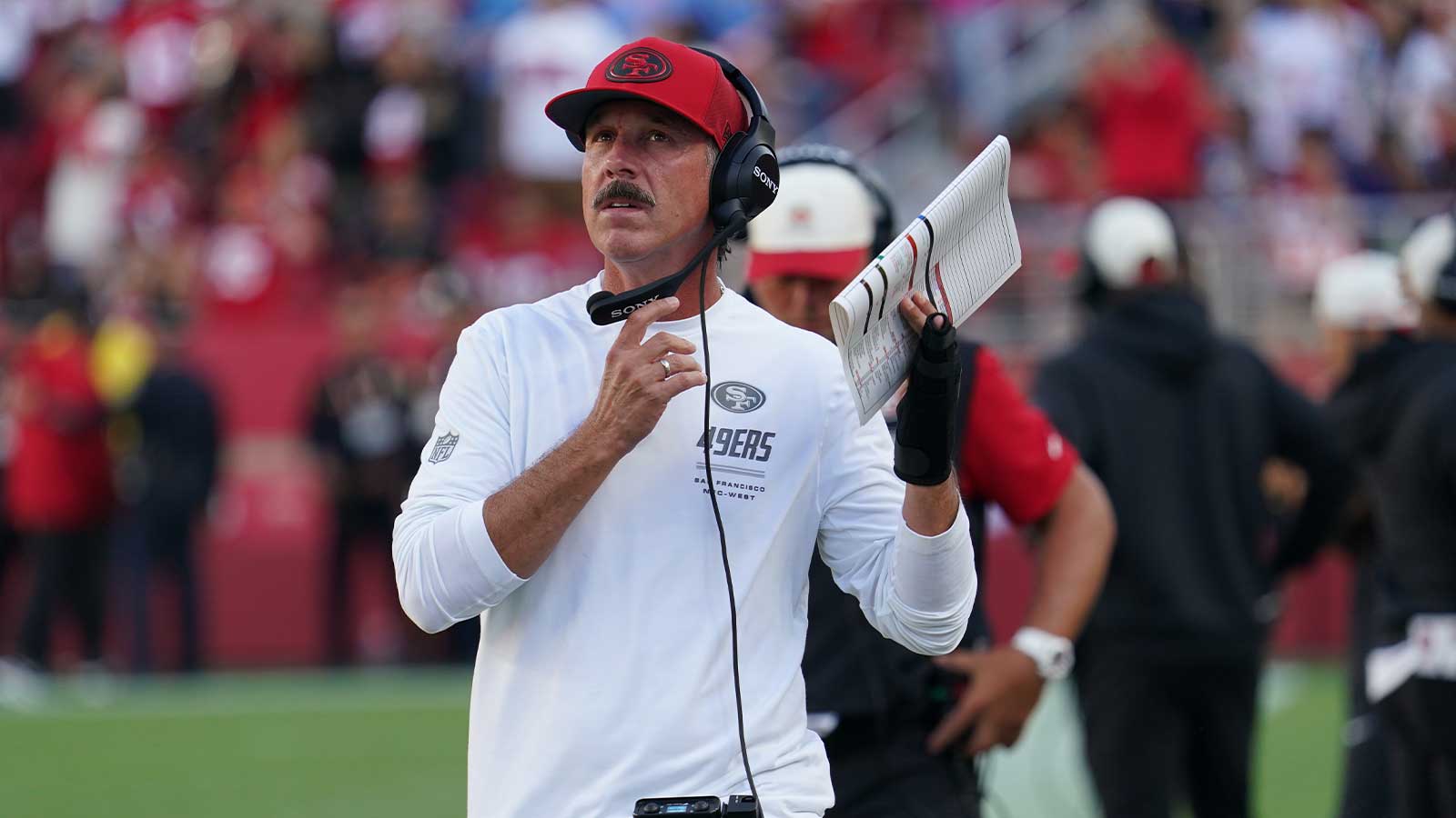 49ers’ Kyle Shanahan takes a hilarious shot at Robert Saleh after practice fights