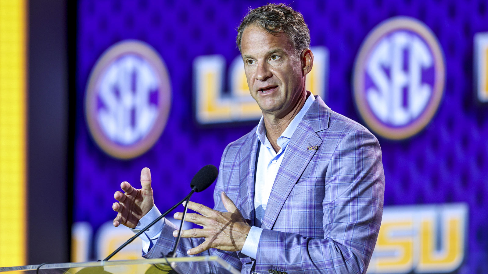 https://wp.clutchpoints.com/wp-content/uploads/2026/08/LSU-Tigers-HC-Lane-Kiffin-1.jpg