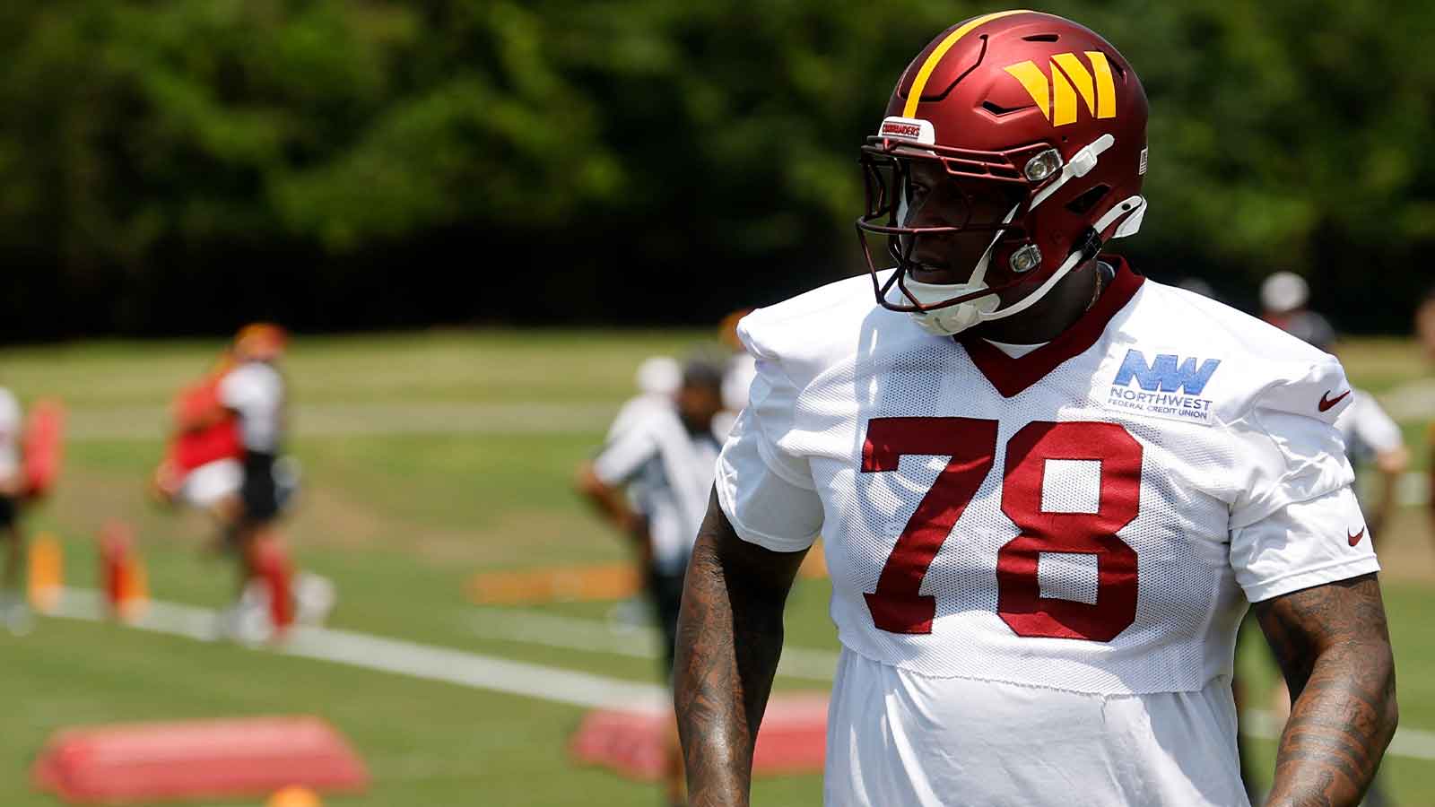 3 tackle options Commanders must consider after Laremy Tunsil injury