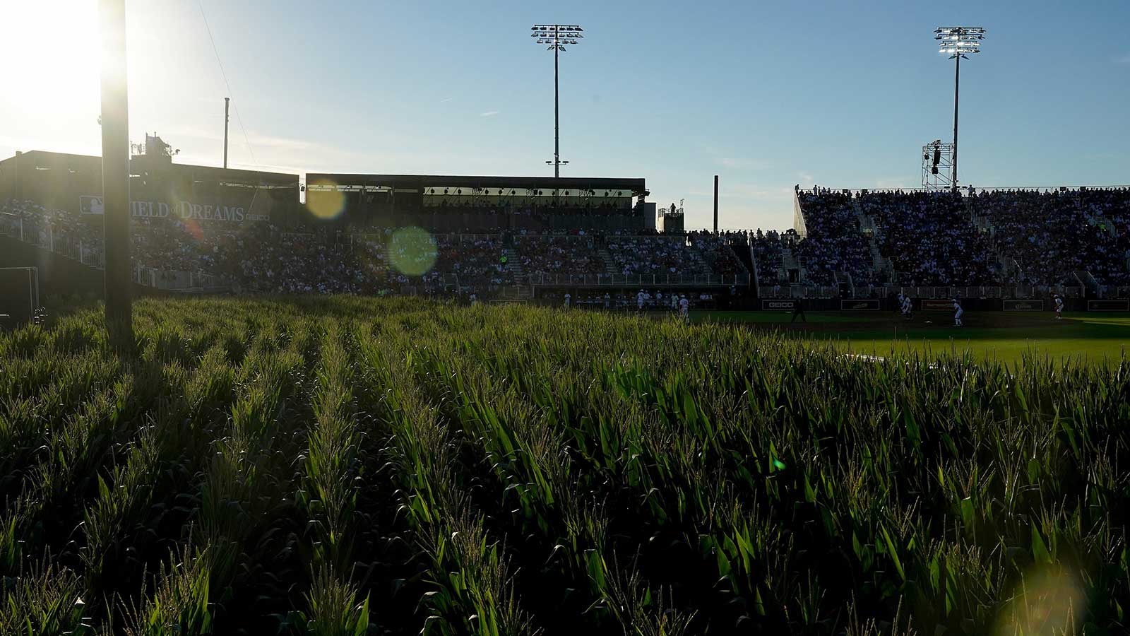 Exclusive: Why Matt Vasgersian is ‘thrilled’ for Phillies-Twins MLB Field of Dreams Game