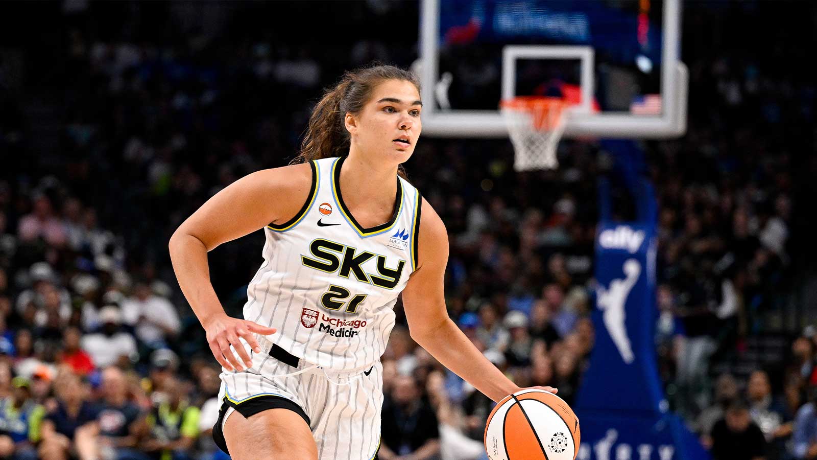 Chicago Sky forward Maddy Westbeld (21) in action during the game between the Wings and the Sky at American Airlines Center.