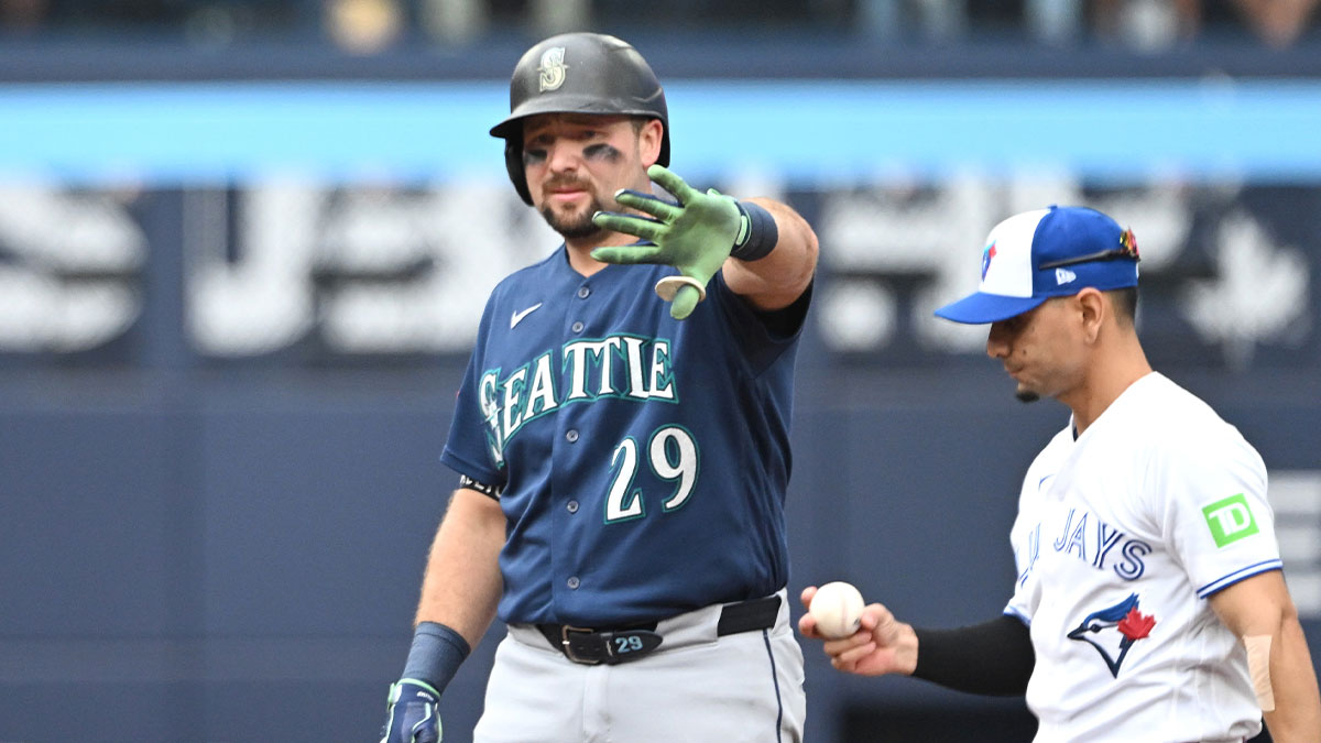 Mariners’ Cal Raleigh pulls off ultra-rare MLB feat vs. Red Sox