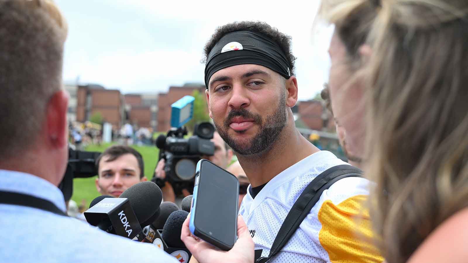 https://wp.clutchpoints.com/wp-content/uploads/2026/08/Michael-Pittman-joined-Pittsburgh-to-save-himself-from-CTE.jpg