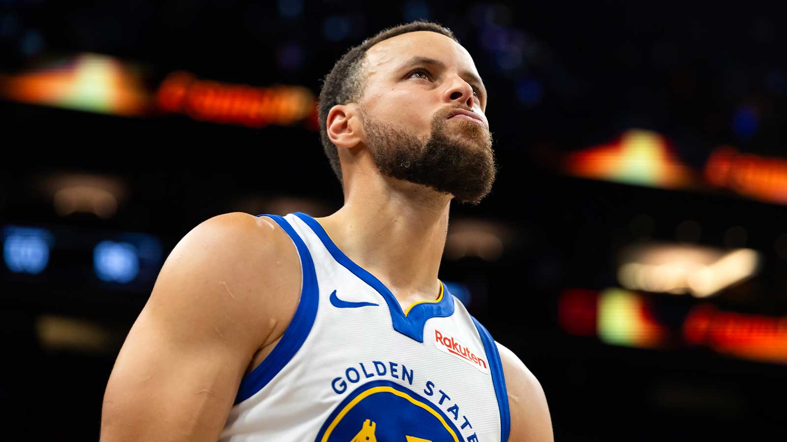 Watch Warriors' Stephen Curry show off his golf skills at Pebble Beach