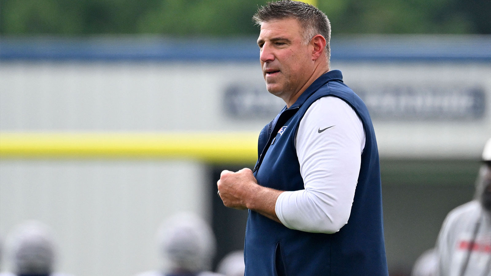 Patriots’ Mike Vrabel makes eye-opening decision with Will Campbell out of practice
