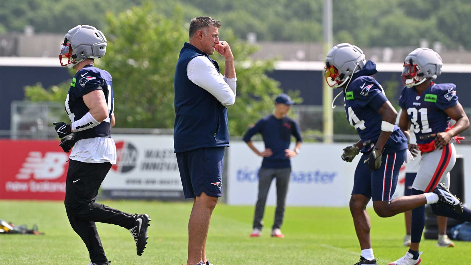 https://wp.clutchpoints.com/wp-content/uploads/2026/08/Mike-Vrabel.jpg