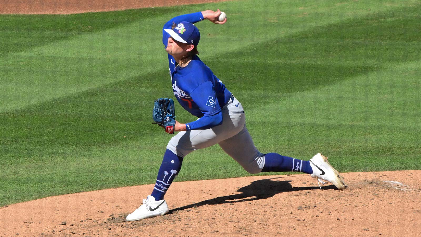 https://wp.clutchpoints.com/wp-content/uploads/2026/08/New-Tigers-SP-River-Ryan-with-the-Dodgers.jpg