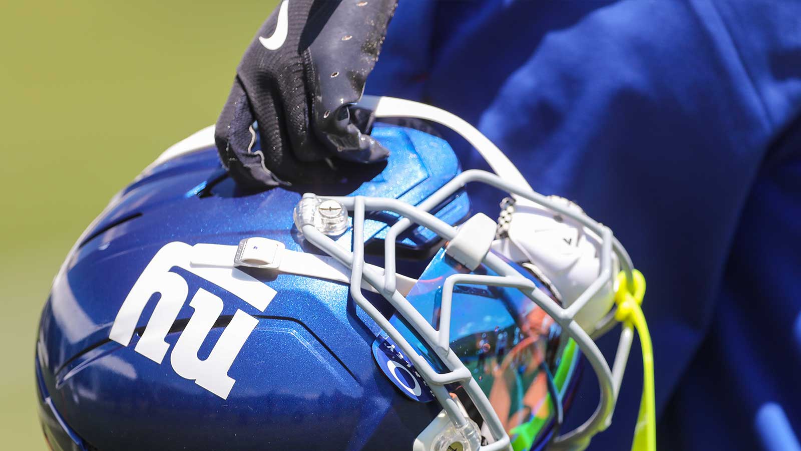 https://wp.clutchpoints.com/wp-content/uploads/2026/08/New-York-Giants-helmet.jpg