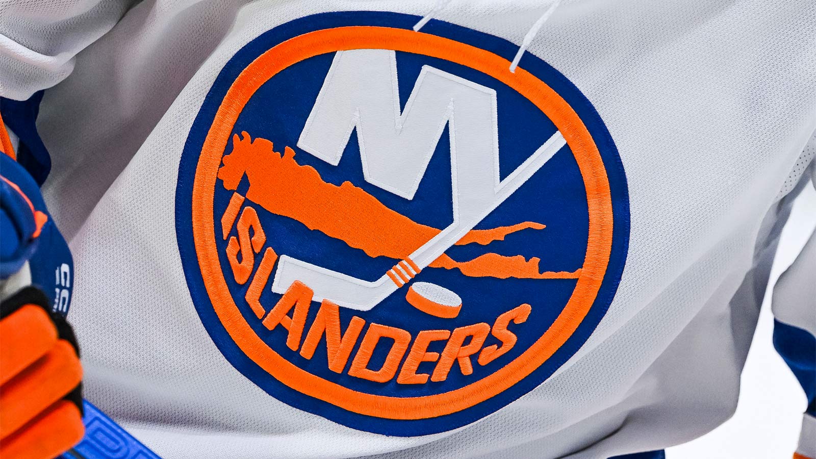 https://wp.clutchpoints.com/wp-content/uploads/2026/08/New-York-Islanders.jpg