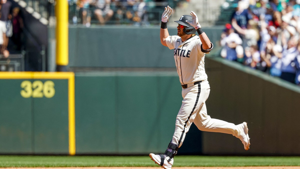 Yankees add ex-Mariners catcher after trade deadline
