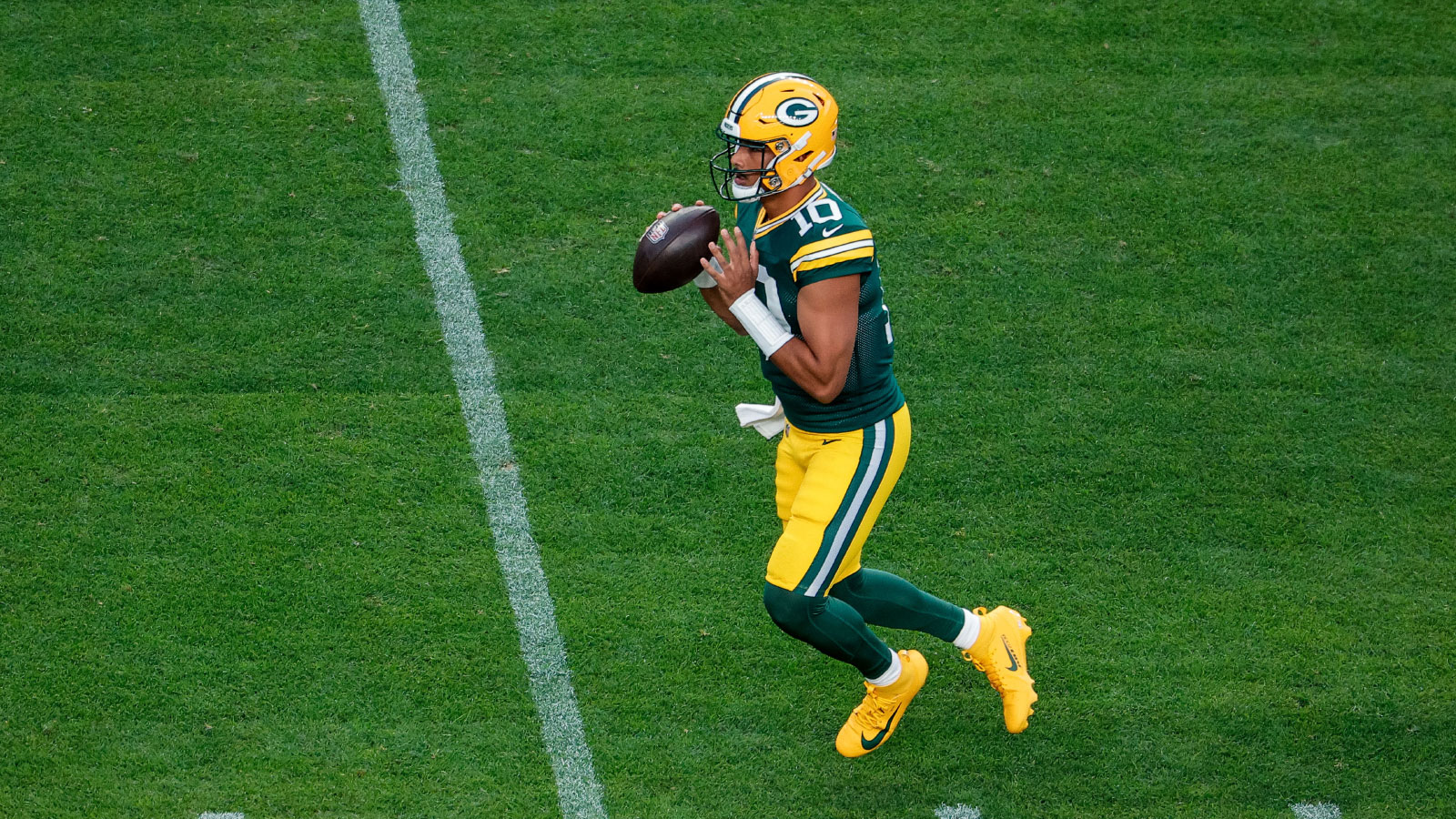 Packers’ Micah Parsons shares ‘top 5 quarterback’ mic drop about Jordan Love