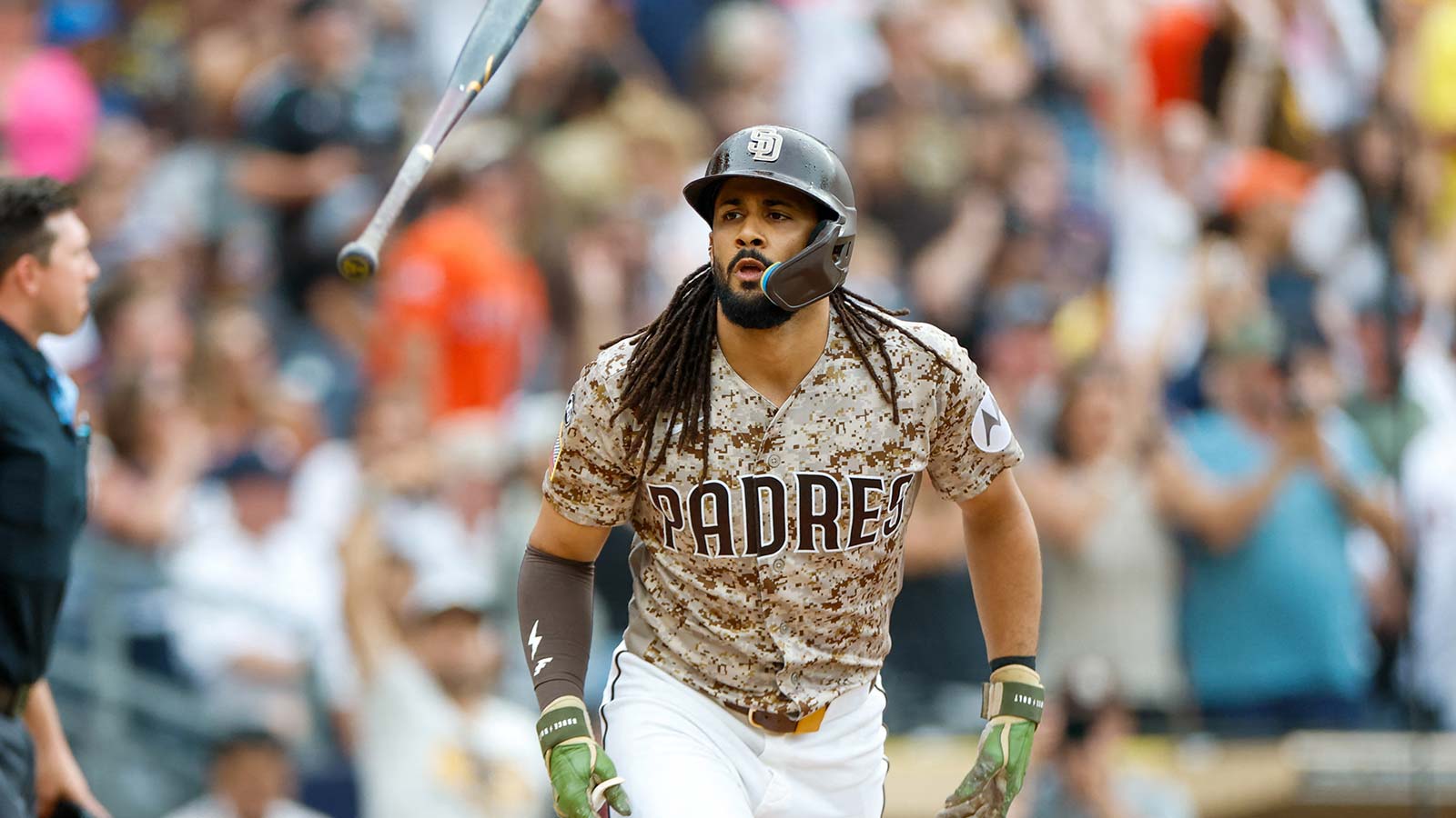https://wp.clutchpoints.com/wp-content/uploads/2026/08/Padres-right-fielder-Fernando-Tatis-Jr.-23-flips-his-bat.jpg