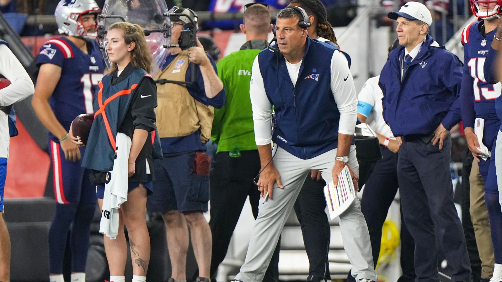 Patriots HC Mike Vrabel sets record straight on roster criticism that caused uproar
