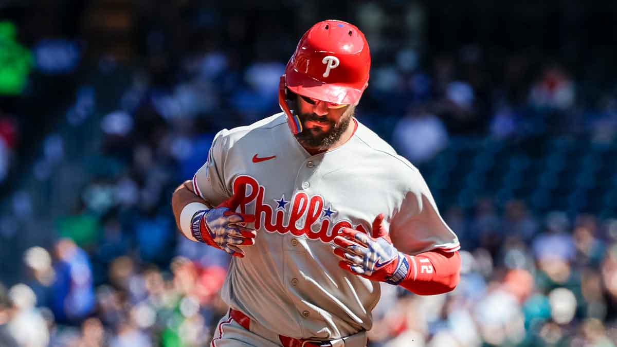Kyle Schwarber bashes 40th home run for 2nd-straight season