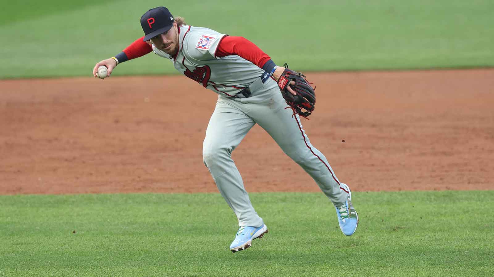 https://wp.clutchpoints.com/wp-content/uploads/2026/08/Phillies-Bryson-Stott-secures-a-ground-ball.jpg