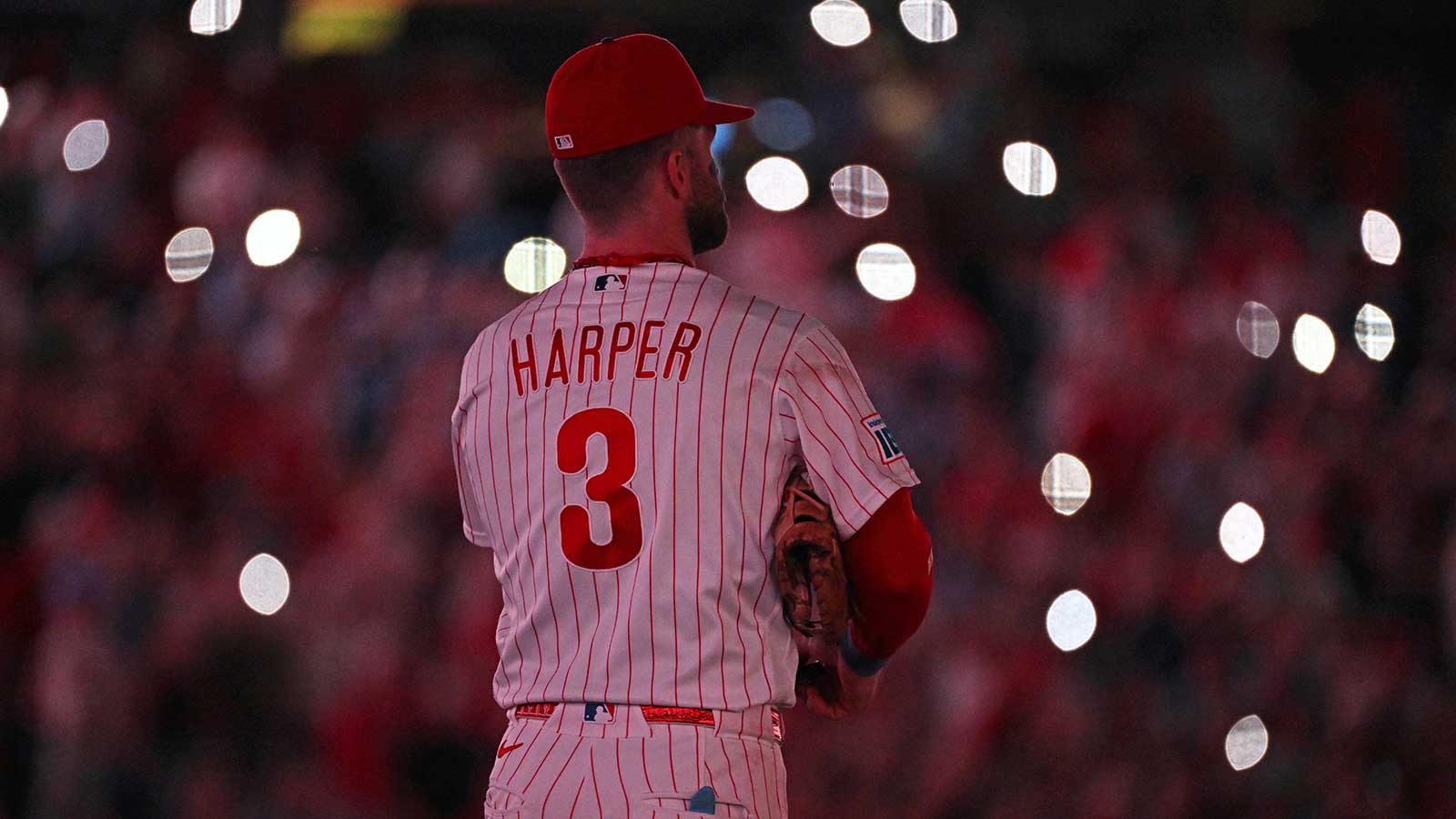Phillies news: Bryce Harper shares hilarious messages from fans in right field