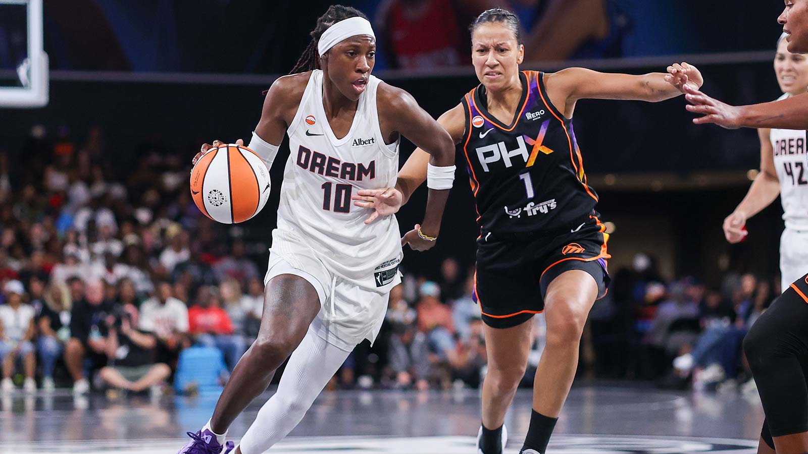 https://wp.clutchpoints.com/wp-content/uploads/2026/08/Rhyne-Howard-driving-to-the-paint.jpg