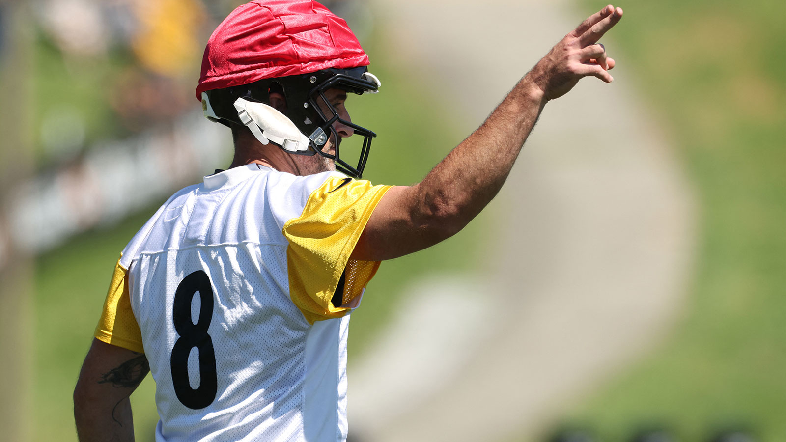 https://wp.clutchpoints.com/wp-content/uploads/2026/08/Rodgers-practices.jpg