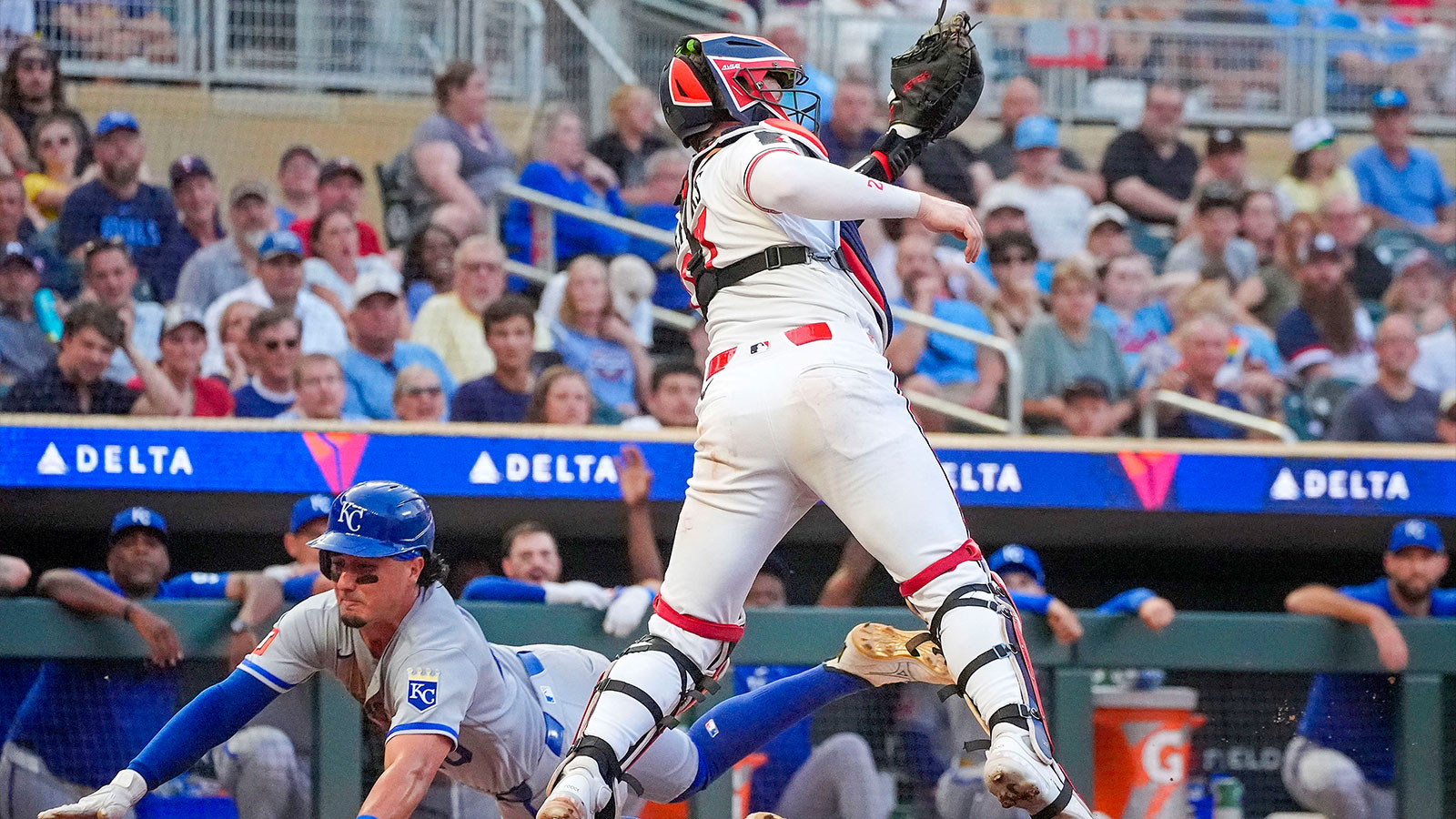 https://wp.clutchpoints.com/wp-content/uploads/2026/08/Ryan-Jeffers-Twins-catching.jpg