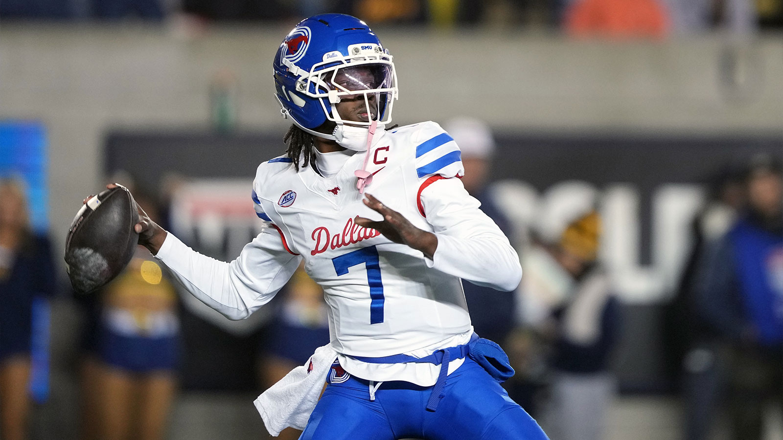 https://wp.clutchpoints.com/wp-content/uploads/2026/08/SMU-Mustangs-quarterback-Kevin-Jennings.jpg