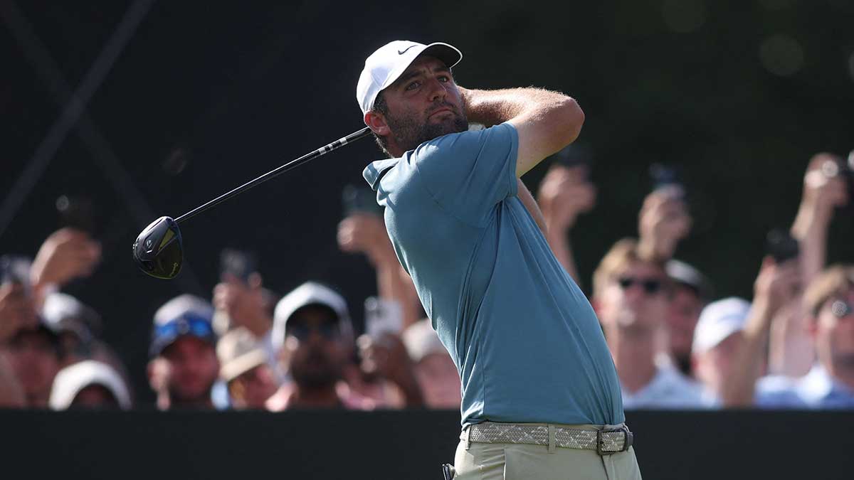 https://wp.clutchpoints.com/wp-content/uploads/2026/08/Scottie-Scheffler-hits-the-ball-during-Tour-Championship.jpg