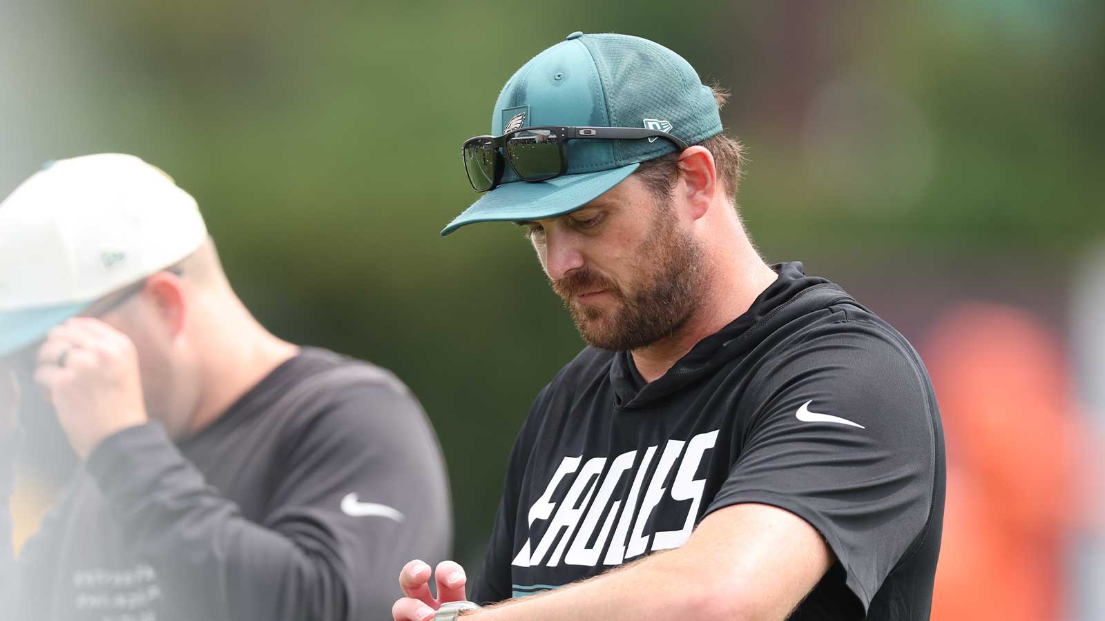 https://wp.clutchpoints.com/wp-content/uploads/2026/08/Sean-Mannion-looking-at-wrist.jpg