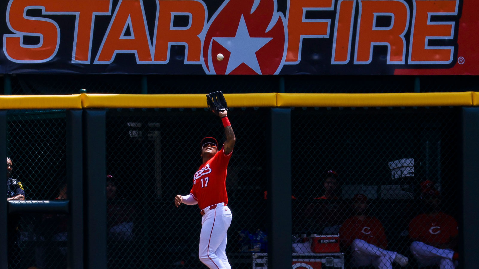 Cardinals get gift from heavens with embarrassing Reds gaffe on play that would’ve ended game