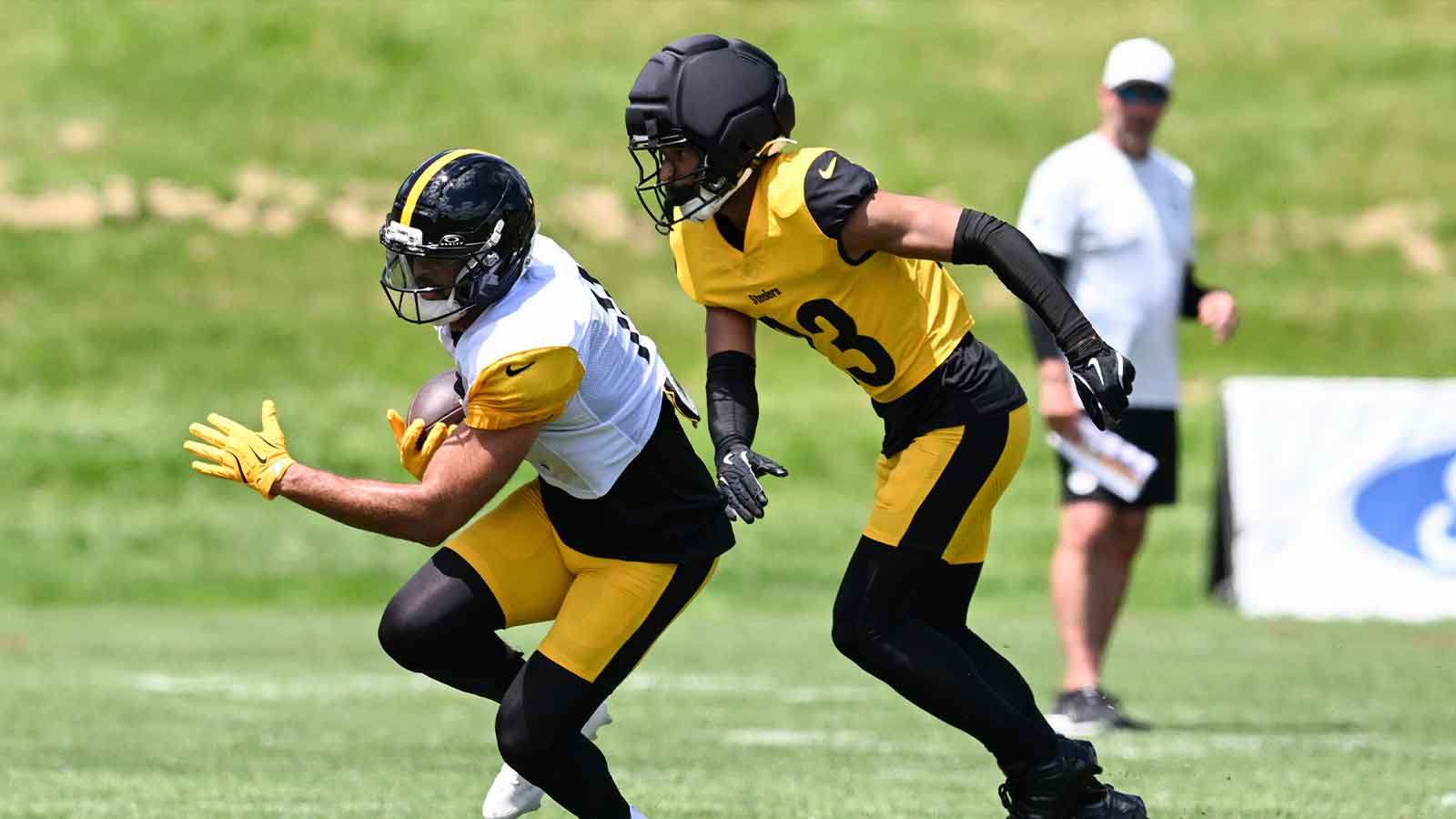 Steelers part ways with WR days before preseason game vs. Packers
